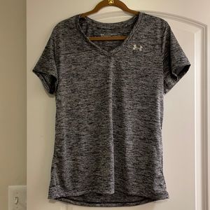 Under Armour gray large short sleeve athletic shirt nwot